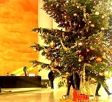Weihnachtsbaum in der Commerzbank Zentrale